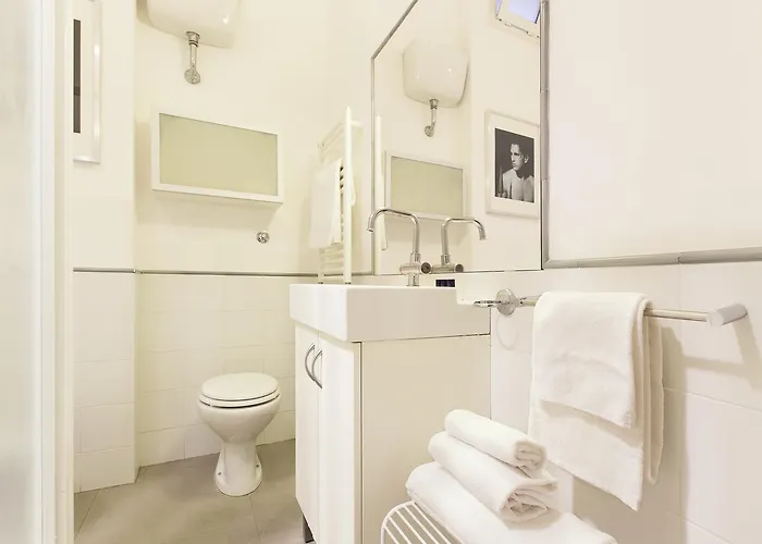Romac Condotti With 3 Bedrooms Near The Spanish Steps *