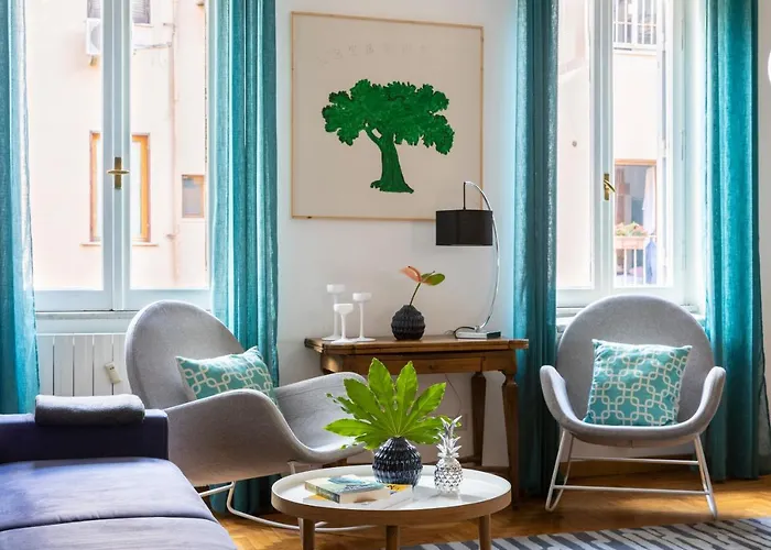 Romac Condotti With 3 Bedrooms Near The Spanish Steps